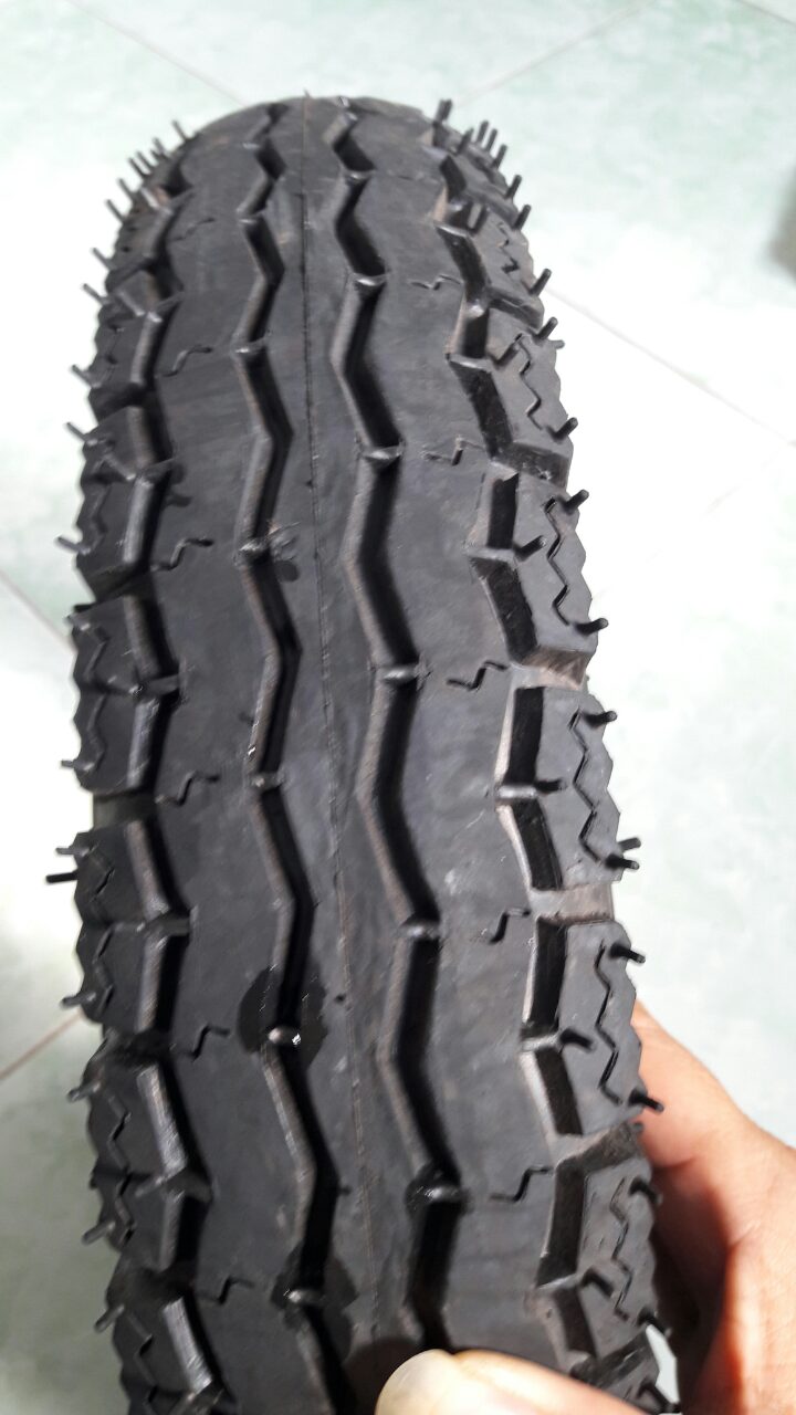 Wheelbarrow tires